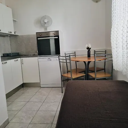 Fani * Podstrana